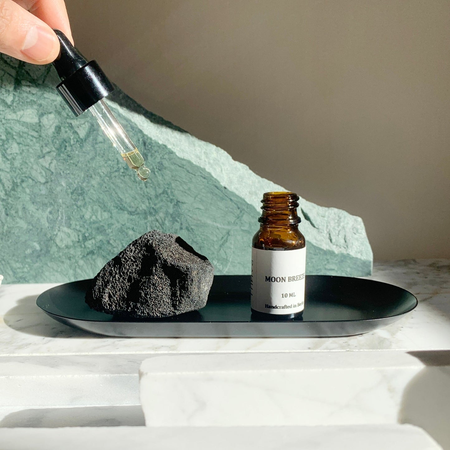 MOON BREEZE – Essential Oil & Lava Stone Diffuser Set | Calming & Lunar-Inspired Scent