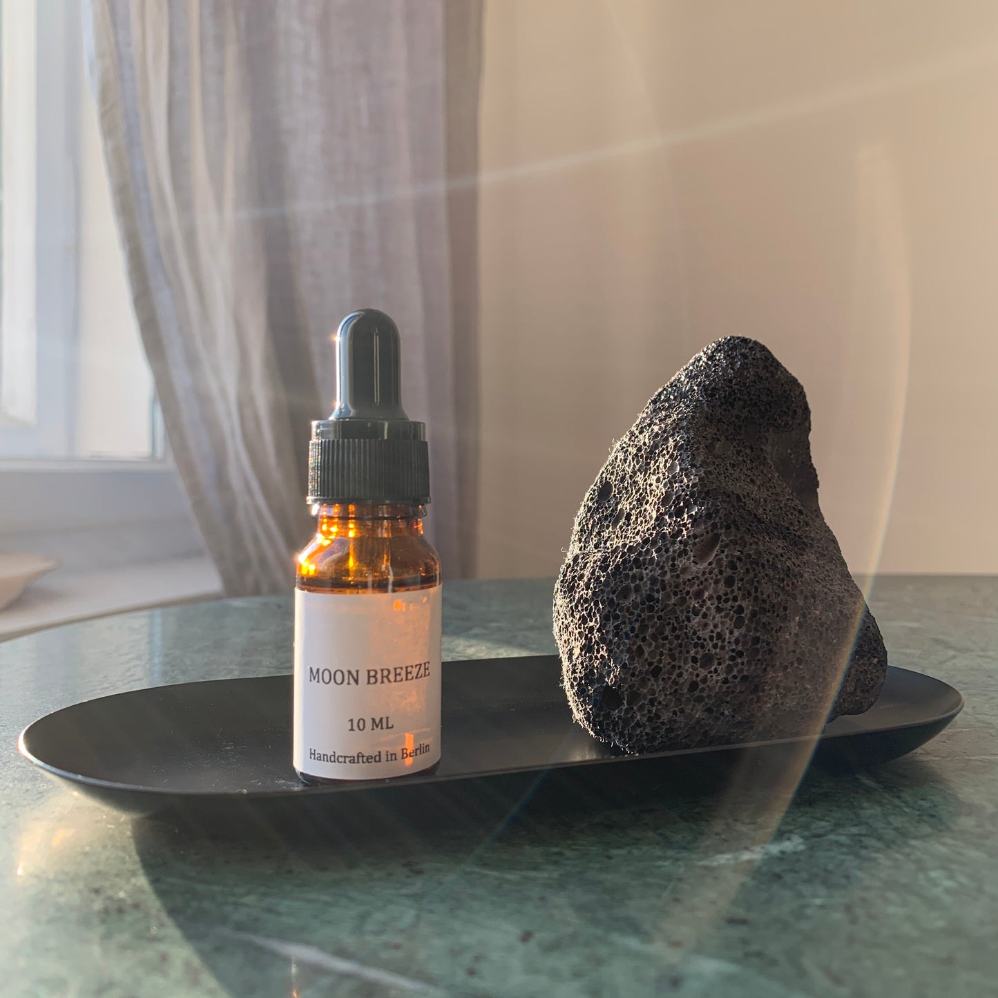 MOON BREEZE – Essential Oil & Lava Stone Diffuser Set | Calming & Lunar-Inspired Scent