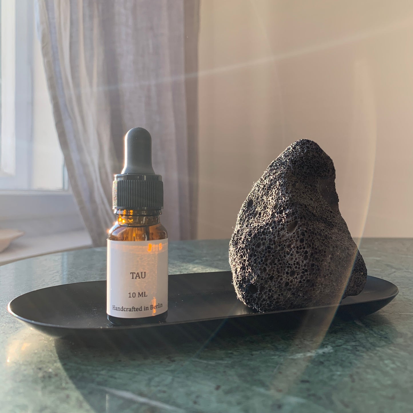 TAU – Essential Oil & Lava Stone Diffuser Set | Summer Rain & Earthy Green Notes | Summer in a Bottle